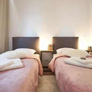 https://seafront-luxury-president-suite-olympus-view.hotels-of-thessaloniki.com
